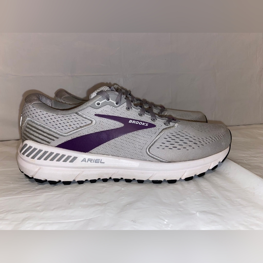Brooks Women's Ariel Running Shoes - Gray and Purple